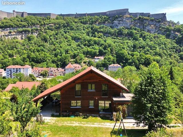 Maison 6 pièces 180 m²