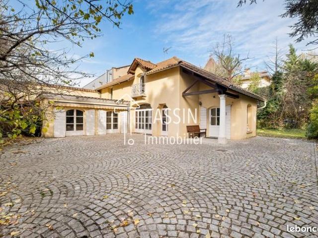 Maison 6 pièces 180 m²