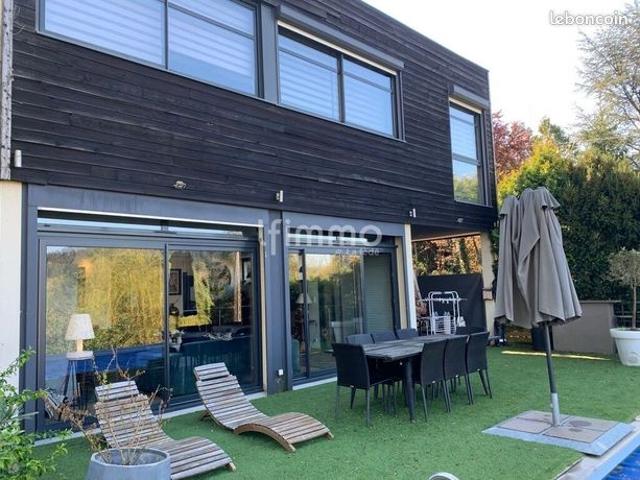 Maison 6 pièces 180 m²