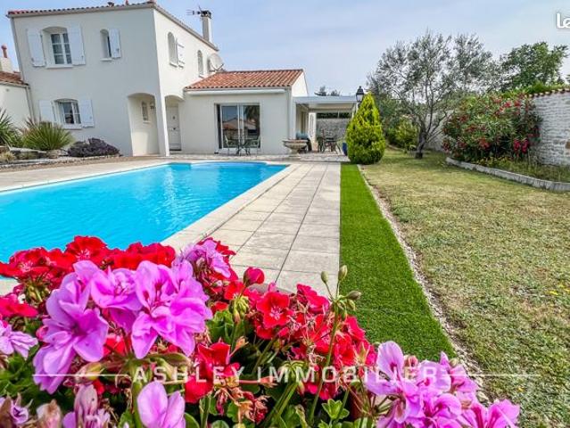 Maison 6 pièces 180 m²