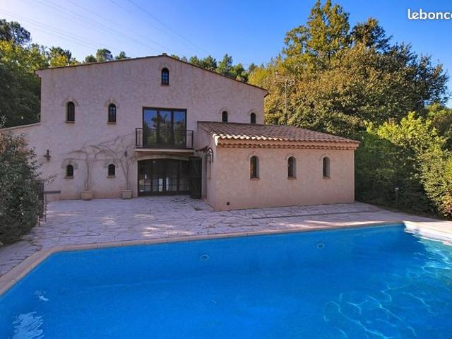 Maison 6 pièces 180 m²