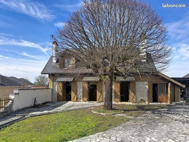 Maison 6 pièces 260 m²