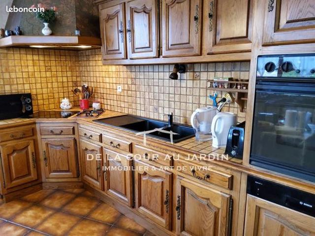 Maison 6 pièces 180 m²