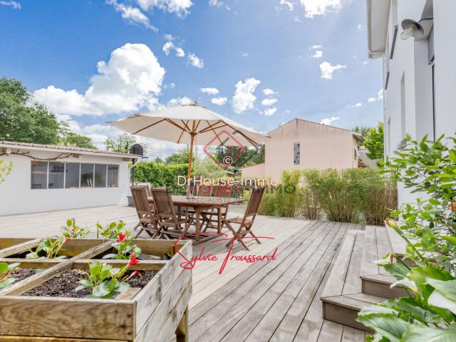 Maison 6 pièces 180 m²