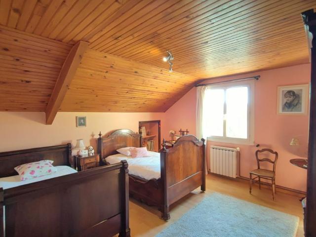 Maison 6 pièces, 180 m² à louer à Livinhac le Haut 12300