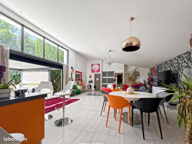 Maison 6 pièces 181 m²