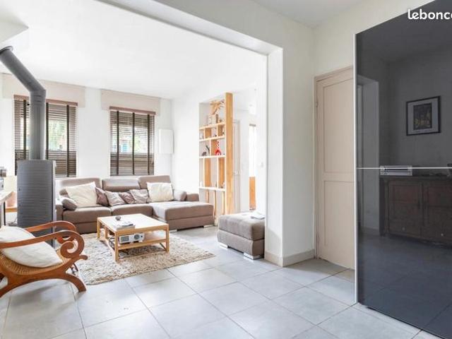Maison 6 pièces 181 m²