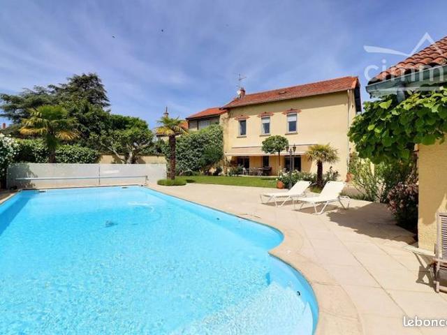 Maison 6 pièces 182 m²