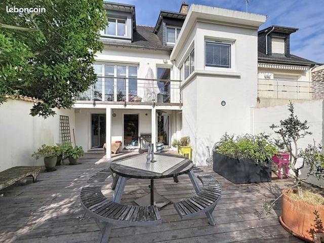 Maison 6 pièces 182 m²
