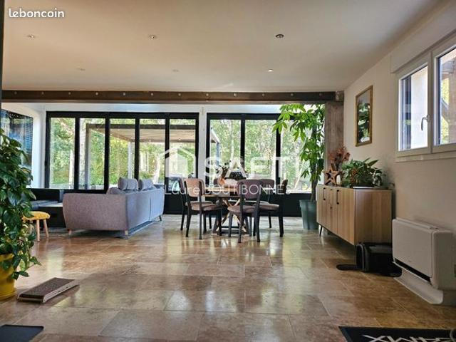 Maison 6 pièces 182 m²