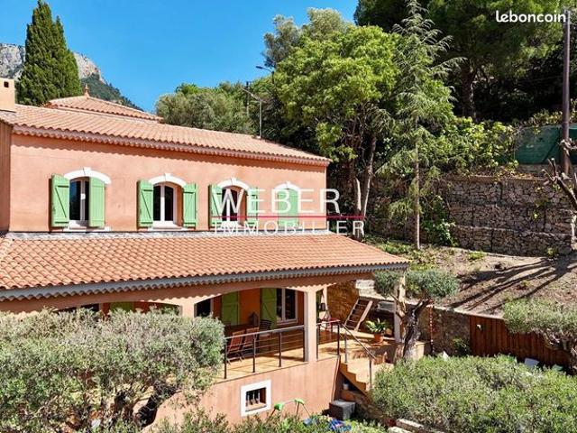 Maison 6 pièces 182 m²