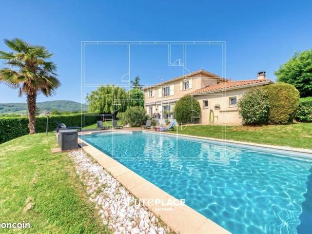 Maison 6 pièces 182 m²