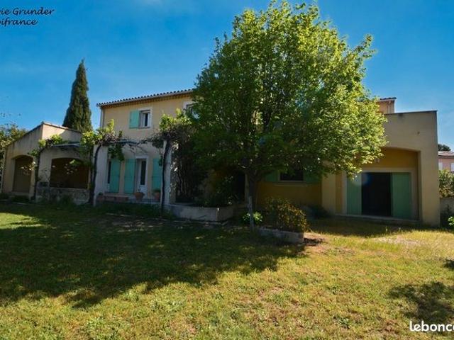 Maison 6 pièces 182 m²
