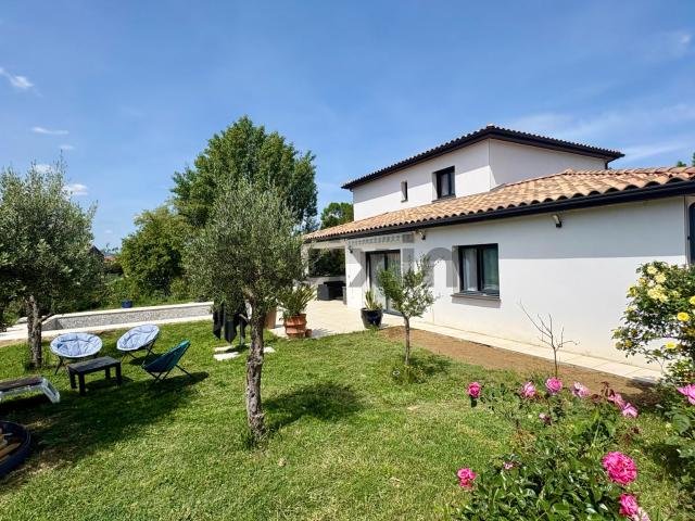 Maison 6 pièces 182 m²