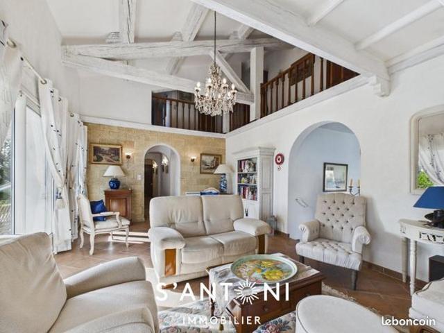 Maison 6 pièces 182 m²