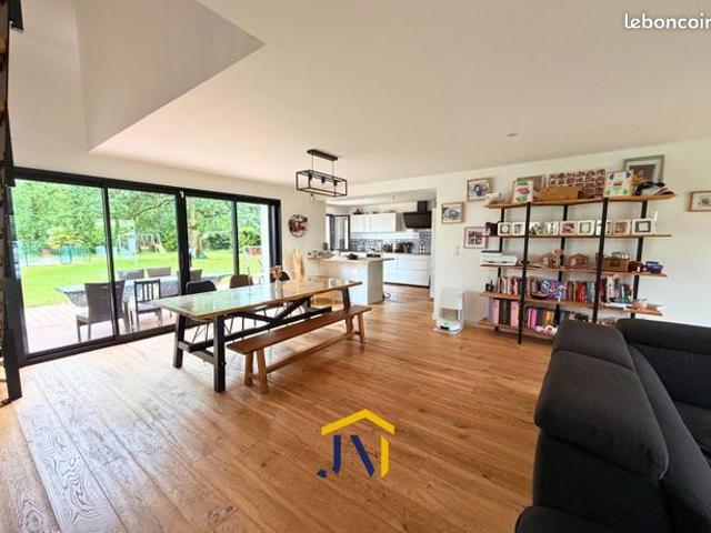 Maison 6 pièces 183 m²