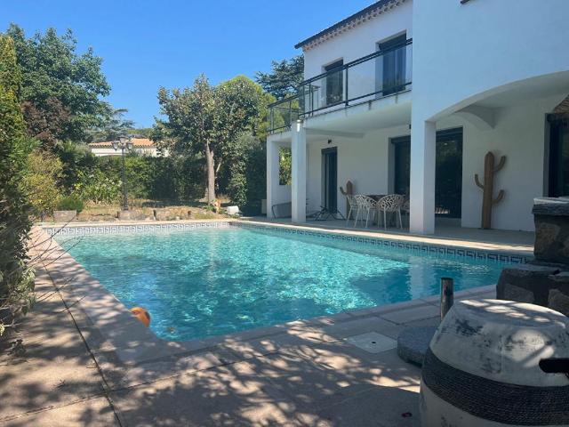 Maison 6 pièces 183 m²