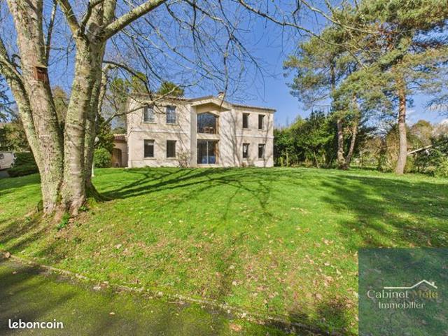 Maison 6 pièces 194 m²