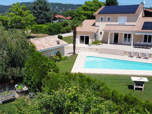Maison 6 pièces 194 m²