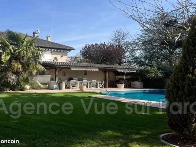 Maison 6 pièces 194 m²