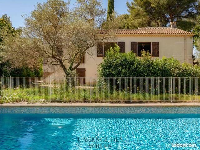 Maison 6 pièces 194 m²