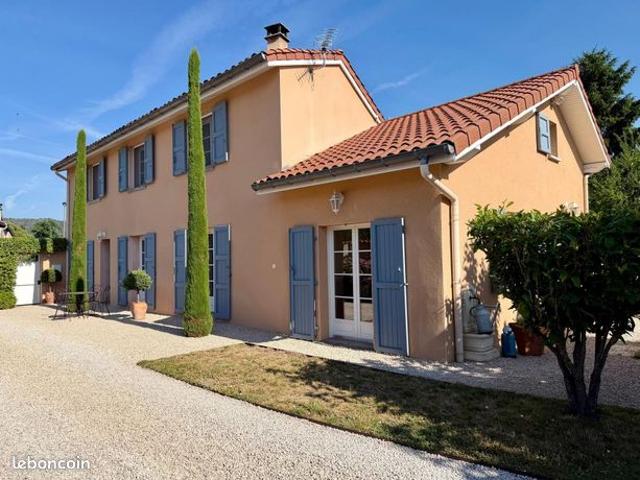 Maison 6 pièces 194 m²