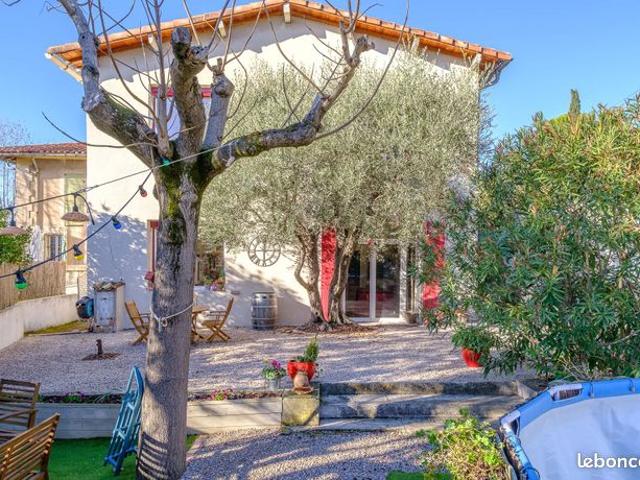 Maison 6 pièces 195 m²