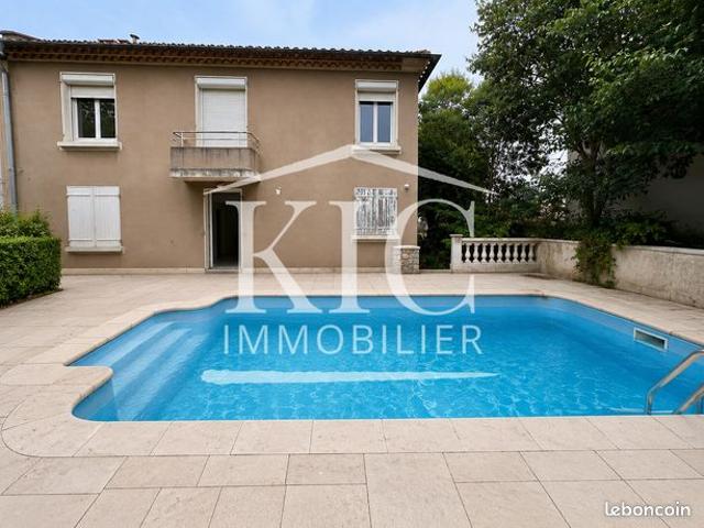 Maison 6 pièces 195 m²