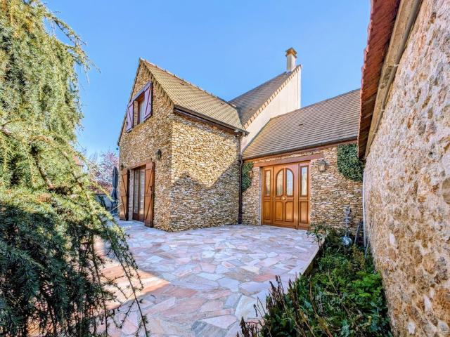 Maison 6 pièces 195 m²