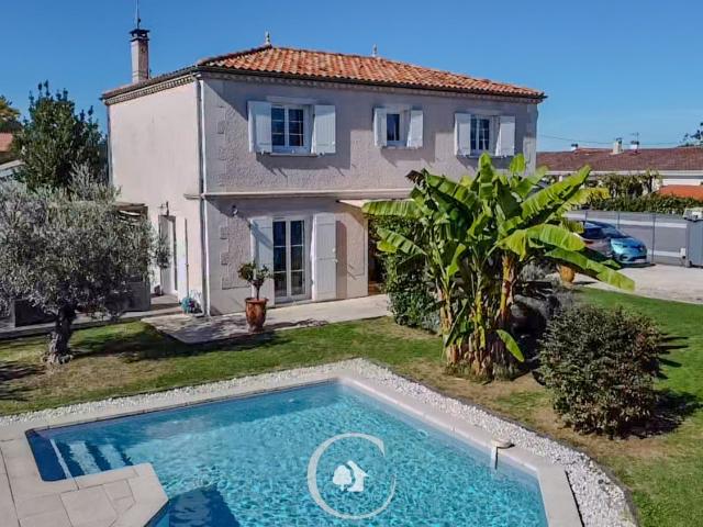 Maison 6 pièces 195 m²