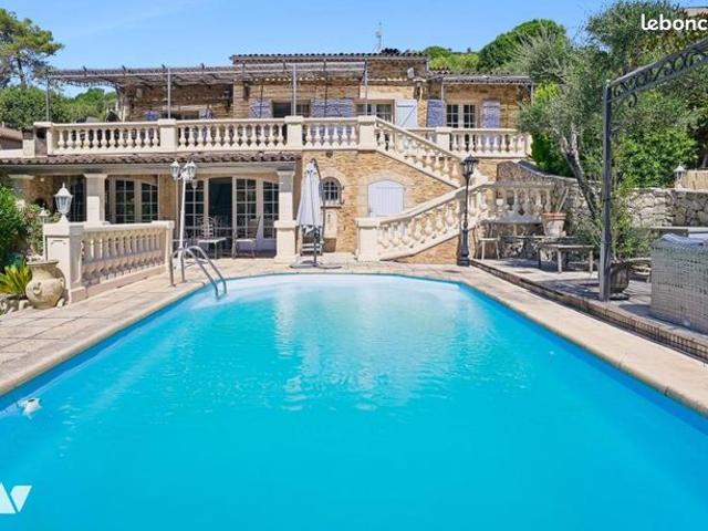 Maison 6 pièces 195 m²