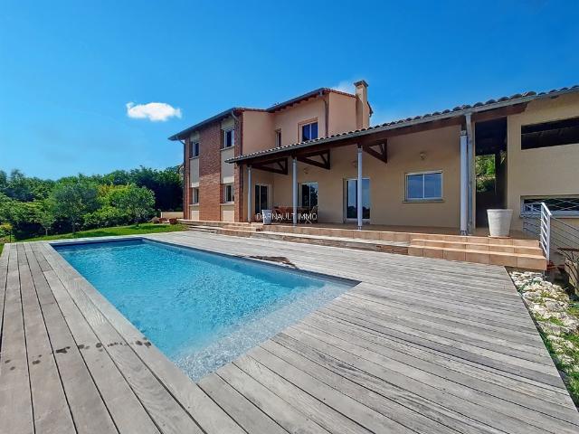 Maison 6 pièces 195 m²