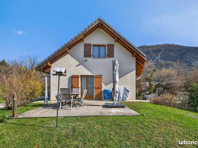 Maison 6 pièces 195 m²