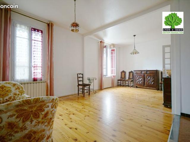 Maison 6 pièces 195 m²