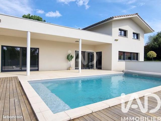 Maison 6 pièces 195 m²