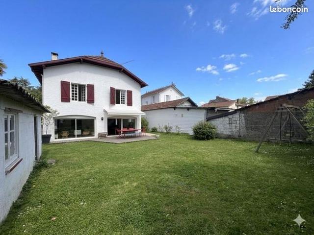 Maison 6 pièces 195 m²