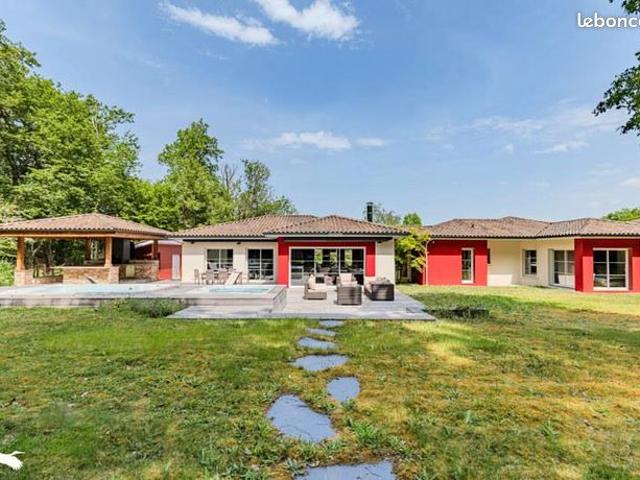 Maison 6 pièces 195 m²