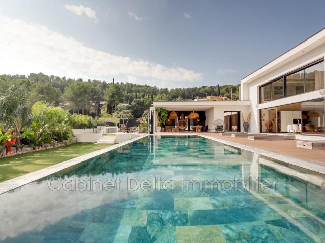 Maison 6 pièces 195 m²