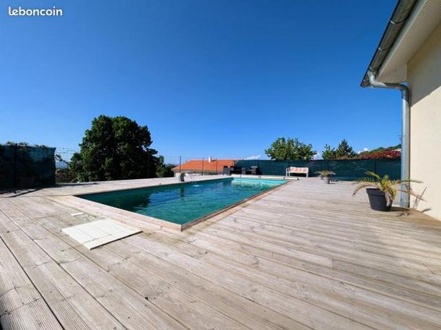 Maison 6 pièces 195 m²