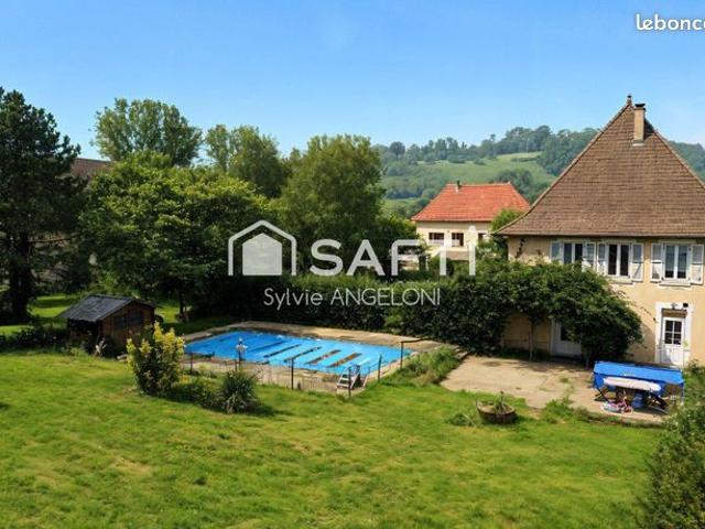 Propriété 6 pièces 195 m²
