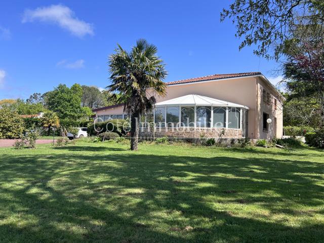 Maison 6 pièces 196 m²
