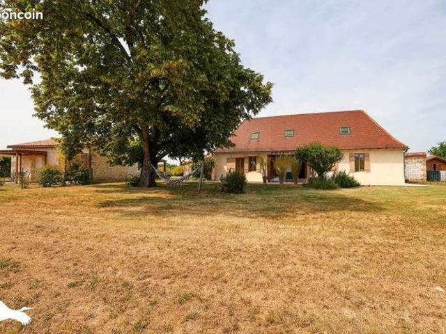 Maison 6 pièces 196 m²