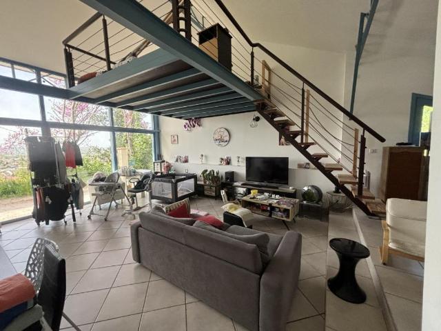 Maison 6 pièces 196 m²