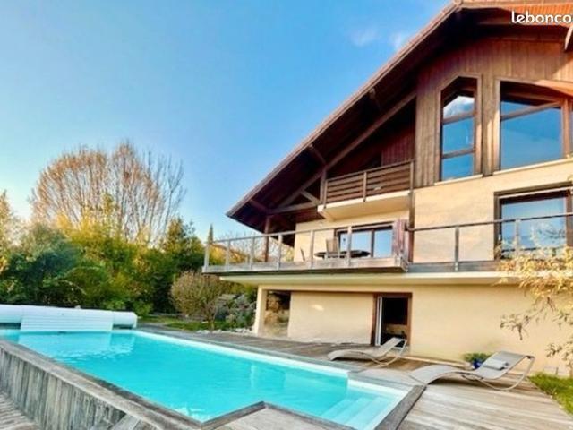 Maison 6 pièces 196 m²
