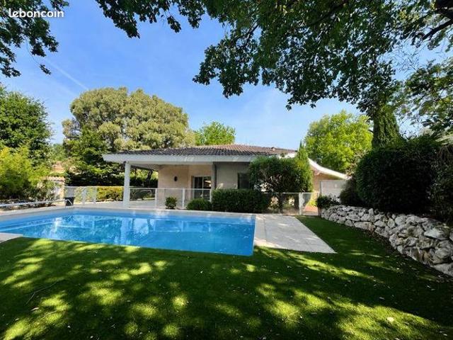 Maison 6 pièces 196 m²
