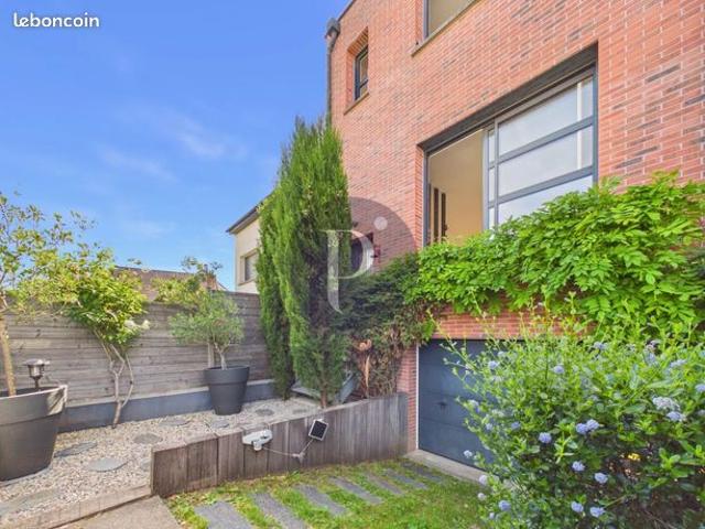 Maison 6 pièces 196 m²