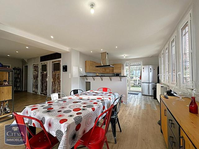 Maison 6 pièces 196 m²