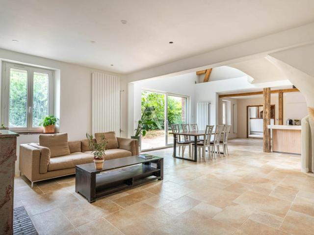 Maison 6 pièces 196 m²