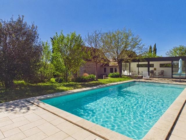 Maison 6 pièces 196 m²