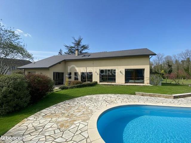 Maison 6 pièces 196 m²
